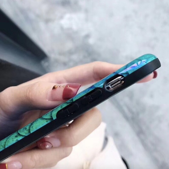 🧜♀️Mermaid Holographic iPhone case - Picture 5 of 8